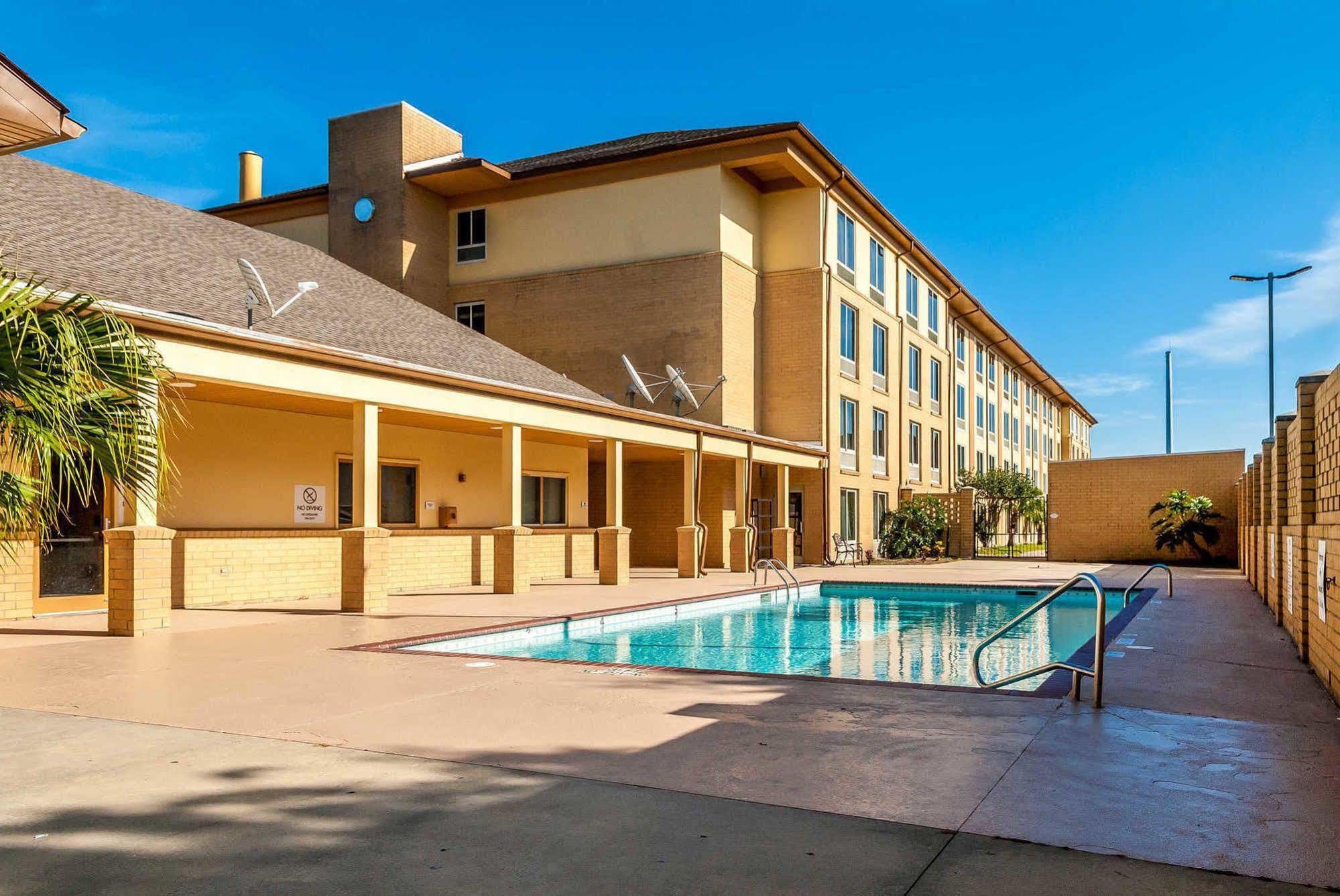 La Quinta New Orleans Hotell Exteriör bild